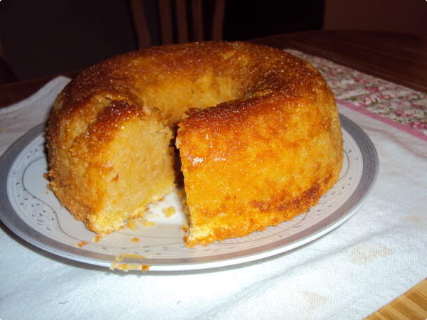 Bolo de Fubá e Coco Cremoso