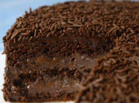 Torta cremosa de brigadeiro