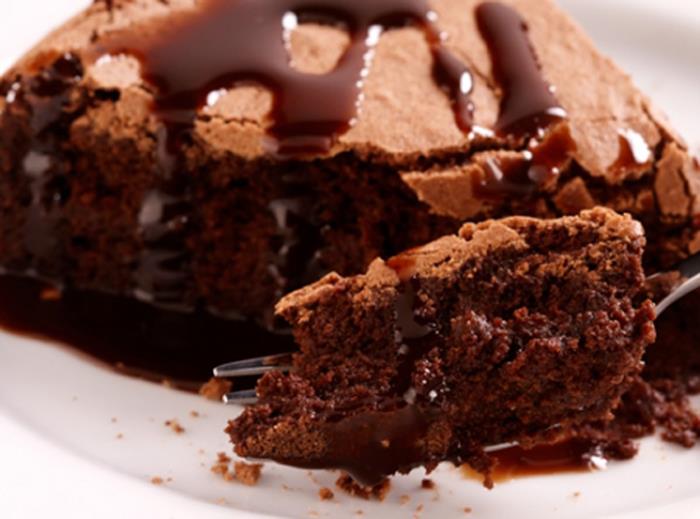 Torta de chocolate derretido