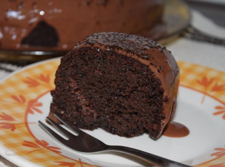 bolo-de-chocolate-com-cenoura-f8-114877