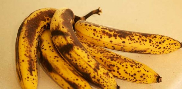 acontece_comer_bananas_maduras-610x300