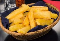 COMO FAZER MANDIOCA FRITA E SEQUINHA