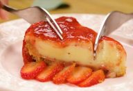 Torta de Chocolate Branco com Morango