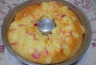 BOLO-PÃO-DE-QUEIJO-COM-MUITO-QUEIJO