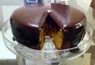 Bolo de Cenoura com Cobertura Cremosa de Chocolate