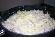 Macarrão ao molho branco com bacon