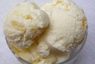Sorvete Caseiro de Abacaxi (com Pedaços da Fruta)