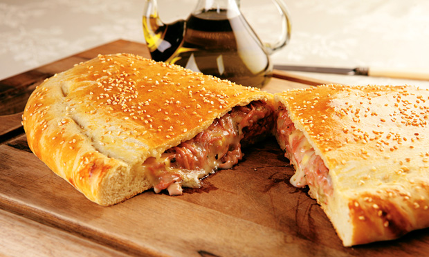 Calzone de mortadela