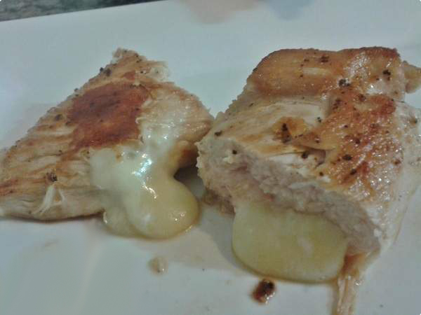 Filé de Frango Recheado com Queijo
