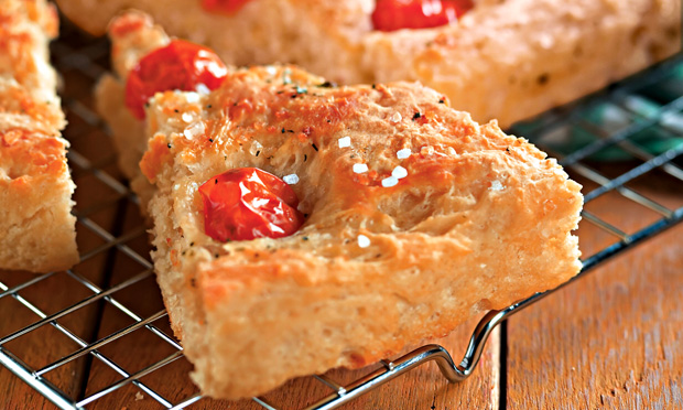 Fogaça de batata com tomate