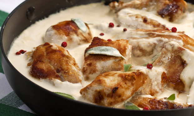 Frango ao molho cremoso de queijo