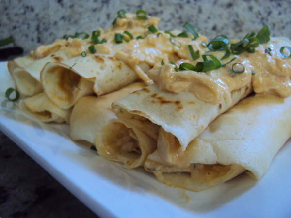 Panqueca de Frango com Requeijão