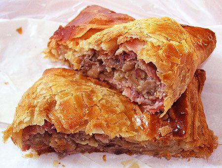 Pastel folhado de carne