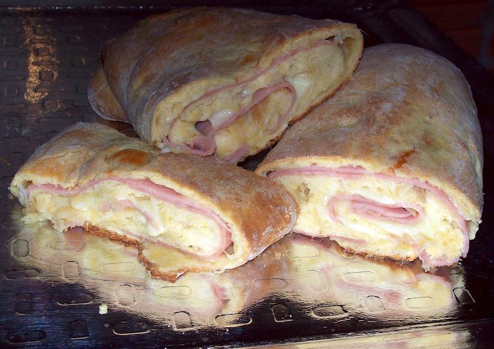 69397_590951744248273_1412112173_n