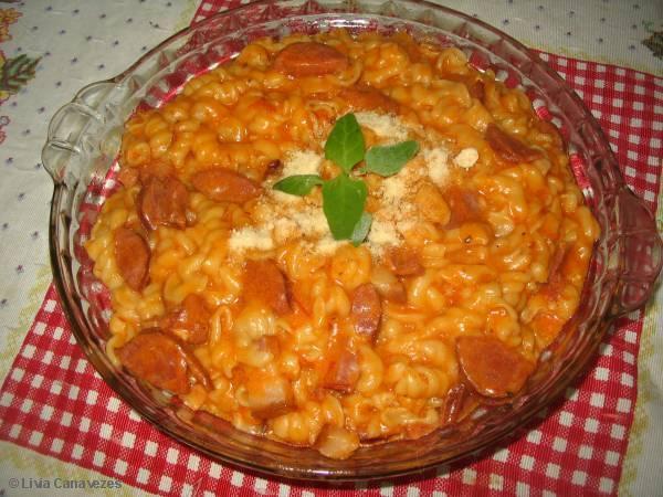 321566_600880563255391_344025108_n