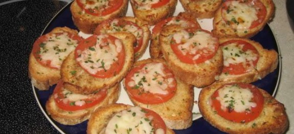 374515_593837820626332_573063440_n