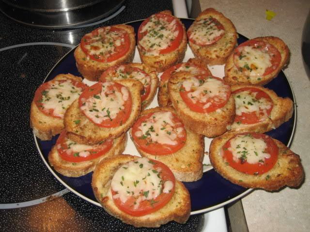 374515_593837820626332_573063440_n