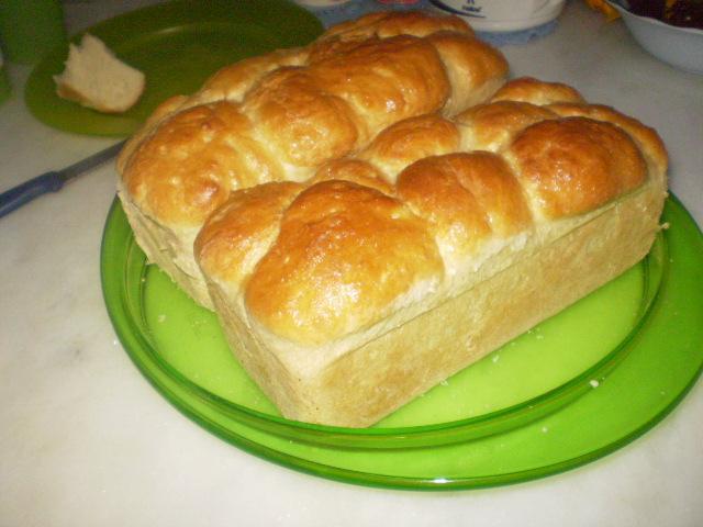 260369_609176345759146_913001407_n