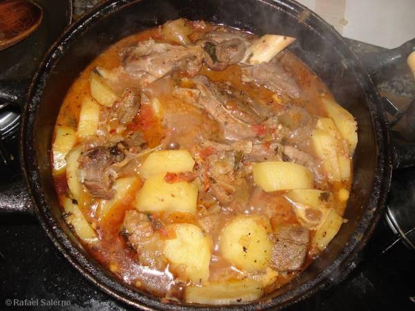 404492_615931405083640_420428513_n