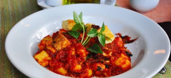 970535_616233388386775_1466904724_n