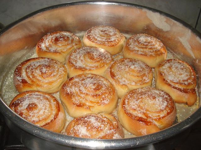 375682_619016874775093_256193081_n