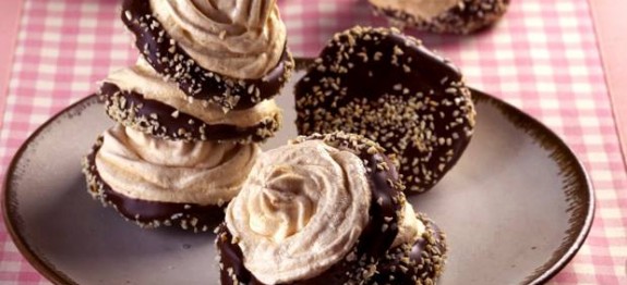 994160_1747661625372141_735684308_n