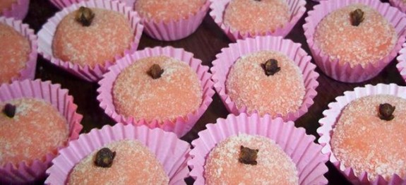 Beijinho de morango no micro-ondas - Veja a Receita: