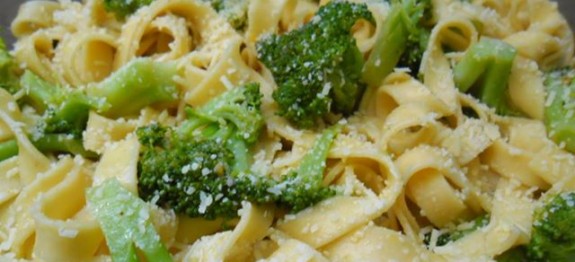 945099_636133673063413_1732356796_n