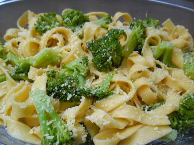 945099_636133673063413_1732356796_n