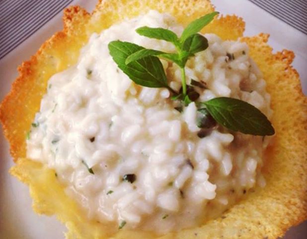 270367_10151763018820479_1481268173_n