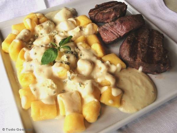 1175100_671727406170706_485463843_n