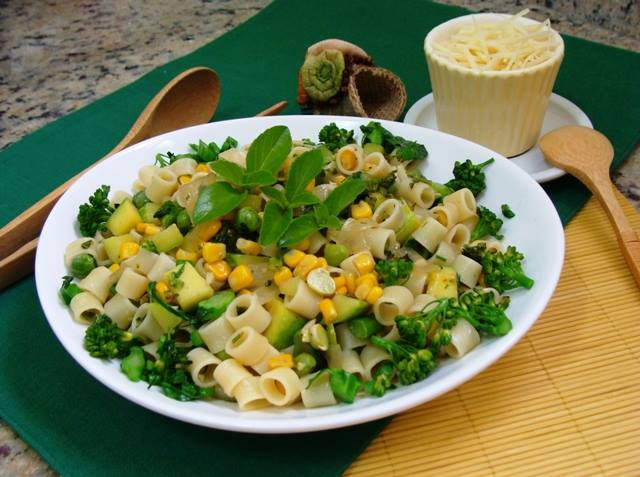 1185078_664651400211640_500789287_n