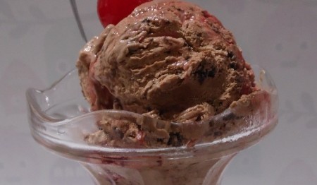 sorvete-caseiro-de-chocolate-com-flocos-de-chocolate-f8-113298