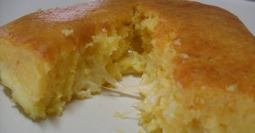 bolo-de-milho-salgado-com-queijo