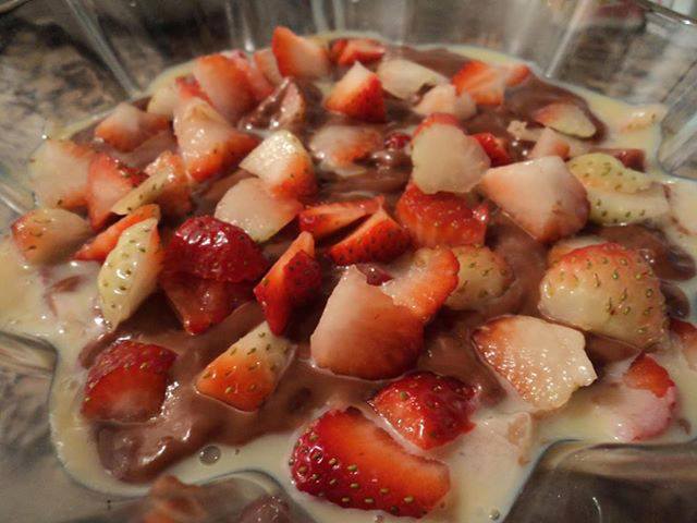 Doce-de-chocolate-com-morango