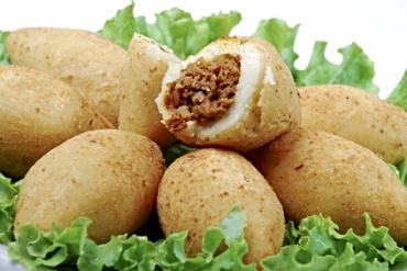 bolinho-de-mandioca-e-carne