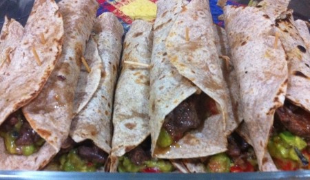 burritos-com-guacamole-e-carne-f8-114284