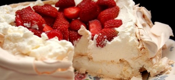 strawberry-pavlova-2