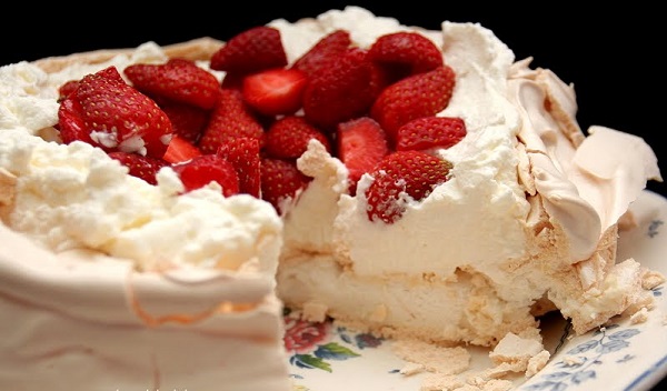 strawberry-pavlova-2