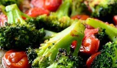 tomates-e-brocolis-assados-f8-114791