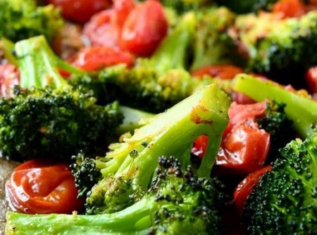 tomates-e-brocolis-assados-f8-114791