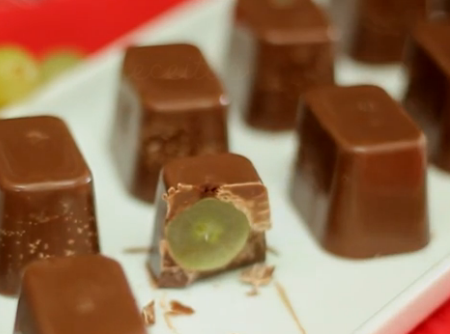 cubinhos-de-chocolate-e-uva-f8-113007