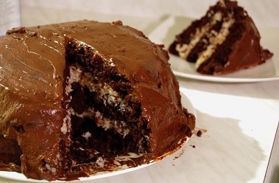 Bolo-de-chocolate-com-recheio-de-coco
