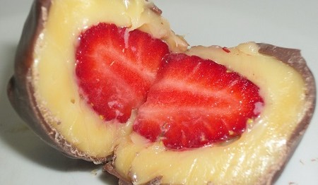 Bombom-de-chocolate-com-morango