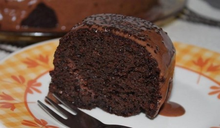 bolo-de-chocolate-com-cenoura-f8-114877