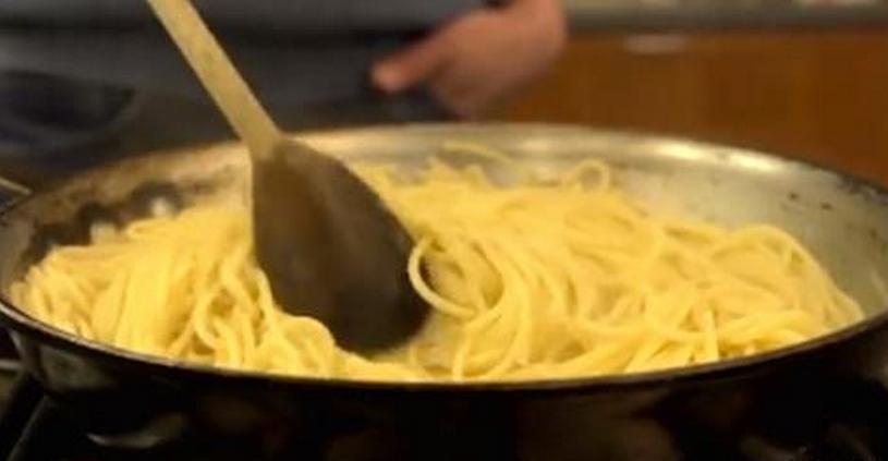 Como cozinhar massa rapidamente. Como eu não sabia disso!?