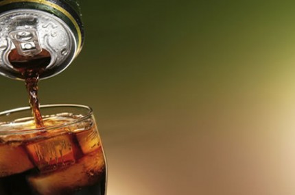 Máquina-latinha-garrafa-pet-ou-garrafinha-de-vidro-onde-o-refrigerante-é-mais-gostoso-430×285