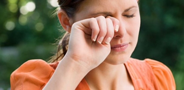 cuidado-com-alergia-esmaltes-610×300