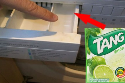 Ela-coloca-suco-de-limão-em-pó-na-máquina-de-lavar-e…-UAU-Que-ideia-de-gênio-430×285