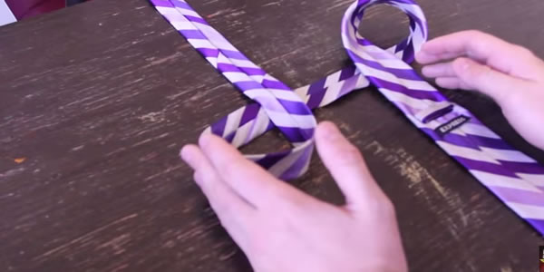 Ele-faz-2-voltas-em-uma-gravata